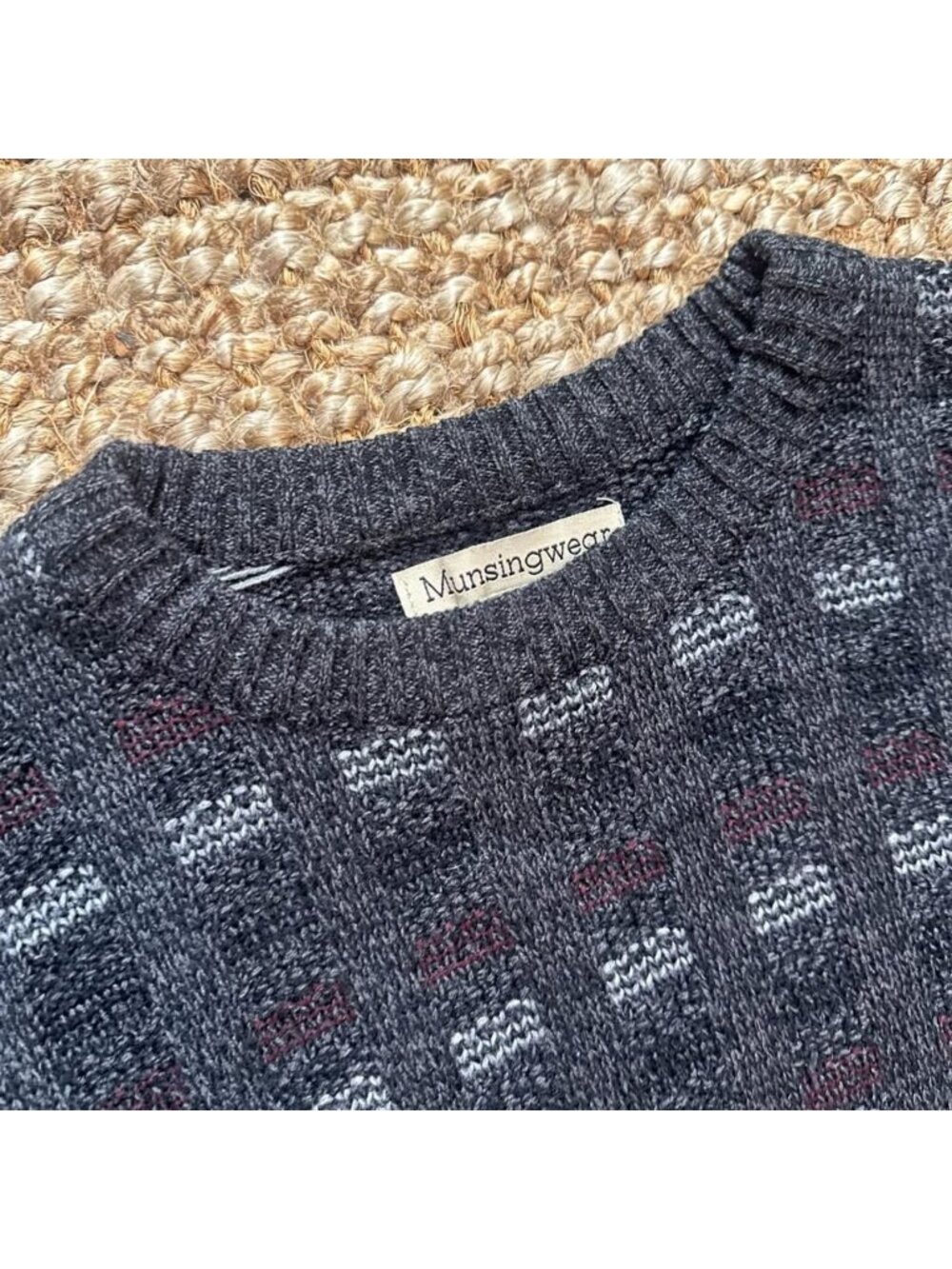 Vintage Munsingwear Men's Crewneck Knit Sweater Patterned Charcoal Grey 2XL